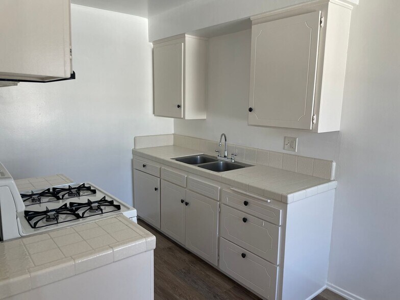 Interior Photo - Pinnacle Acacia LLC