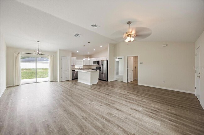 Building Photo - 476 Marion Oaks Pass