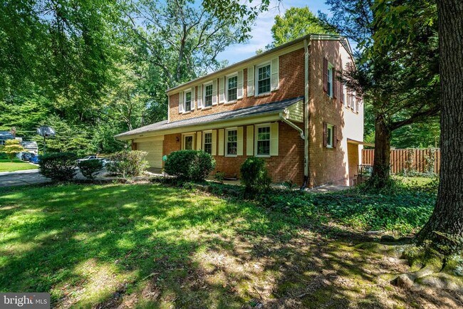 Building Photo - 8916 Braeburn Dr