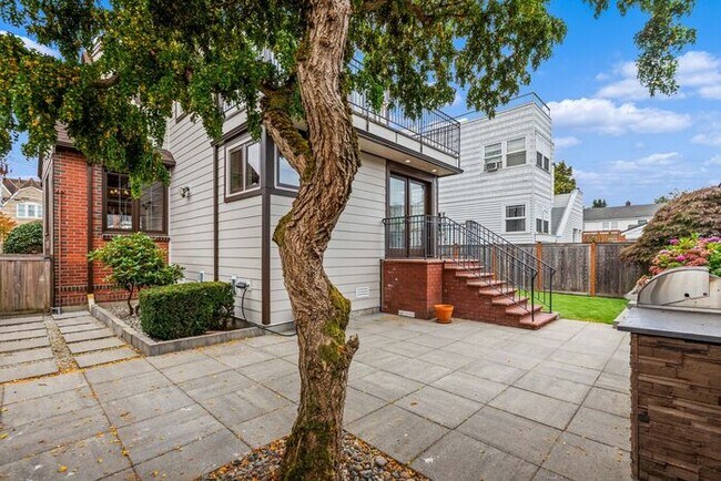 Building Photo - Stunning Air Conditioned 1931 Tudor in Coveted Admiral w/ Views