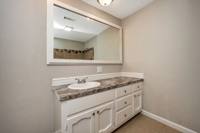 Building Photo - Charming 3-Bedroom Home in Bessemer – Act Fast!