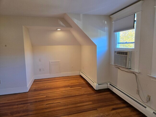 Building Photo - 188 Cold Spring St