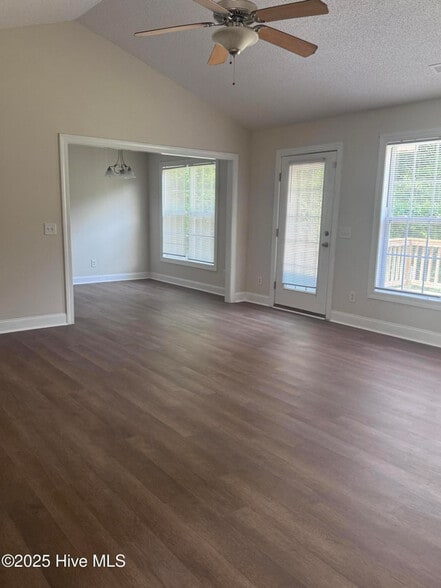 Building Photo - 367 Branchwood Dr