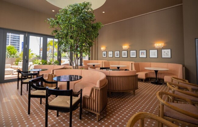 Building Photo - 11 NE 6th St