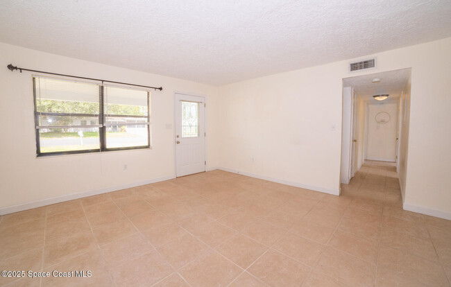 Building Photo - 2285 Dolphin Rd