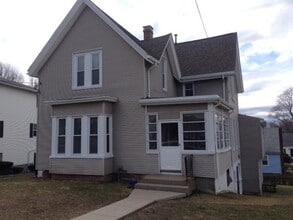 Building Photo - 93 Cass St