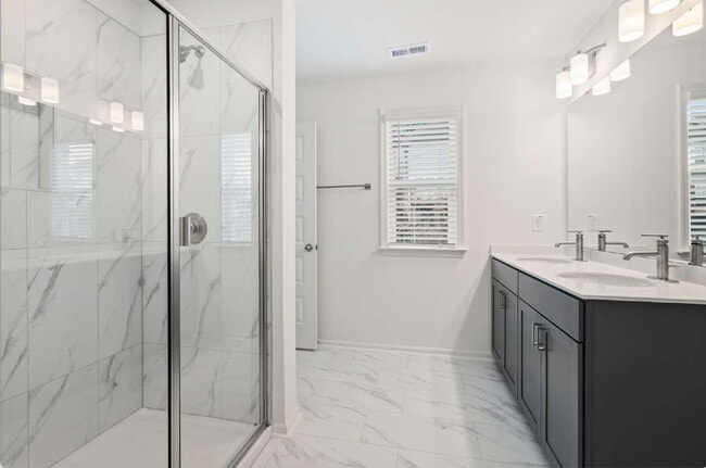 Building Photo - Spacious 3-Bed Townhouse w/ Two Car Garage