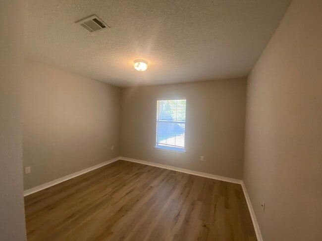 Building Photo - 9676 Parker Lake Cir