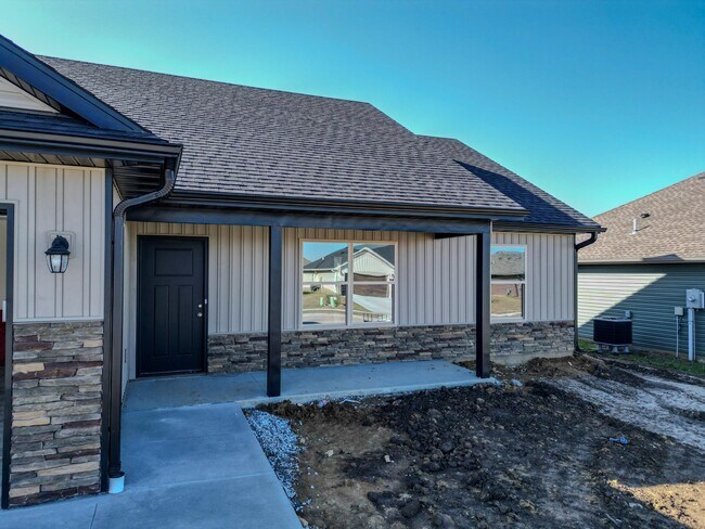 Building Photo - 3324 Naples Dr