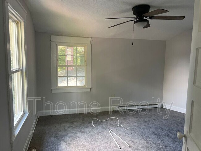 Building Photo - 605 Hammond St
