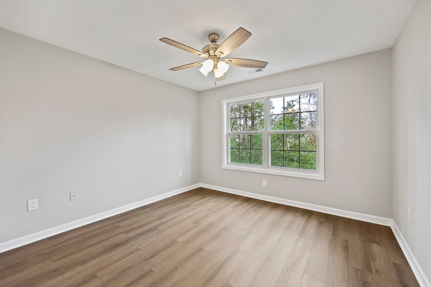 Building Photo - 40 Brittany Pl