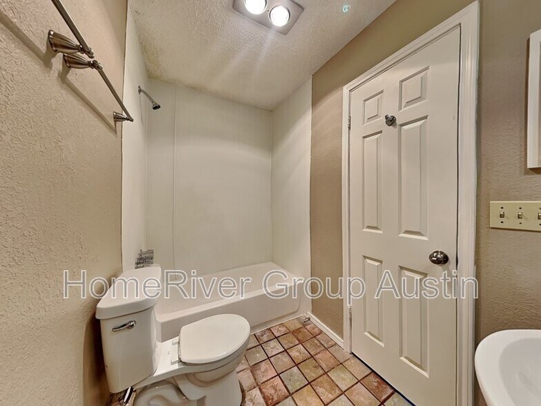 Building Photo - 1007 Edgerly Ln