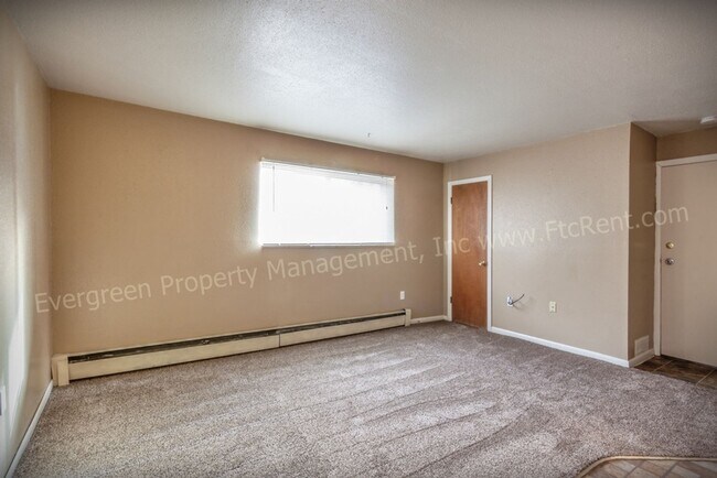 Building Photo - 1301 Burton Ct