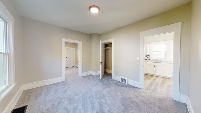 Building Photo - 7408 Dudley Ave