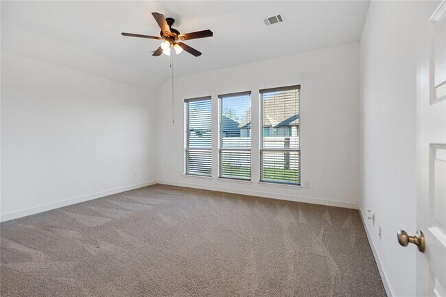Building Photo - 15906 Golden Trails Ct
