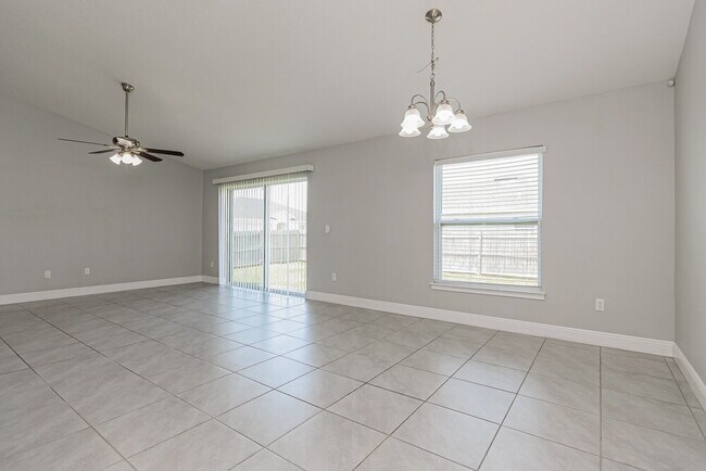 Building Photo - 437 Britten Dr