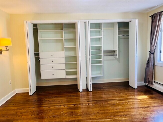 Building Photo - 181 Moss Hill Rd