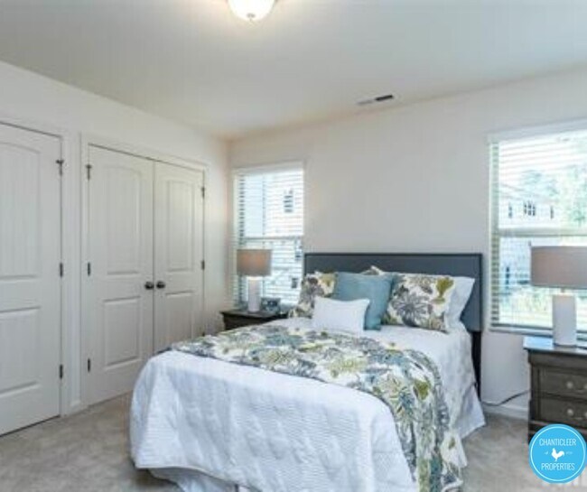 Building Photo - 1208 Haybrook Ln