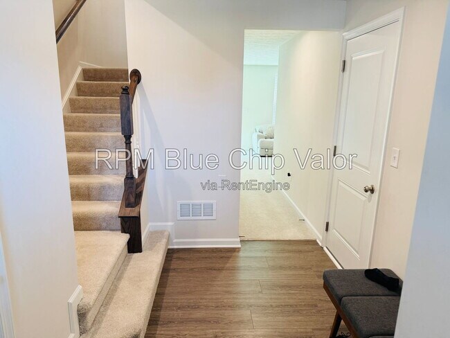 Building Photo - 14 Wentworth Ln
