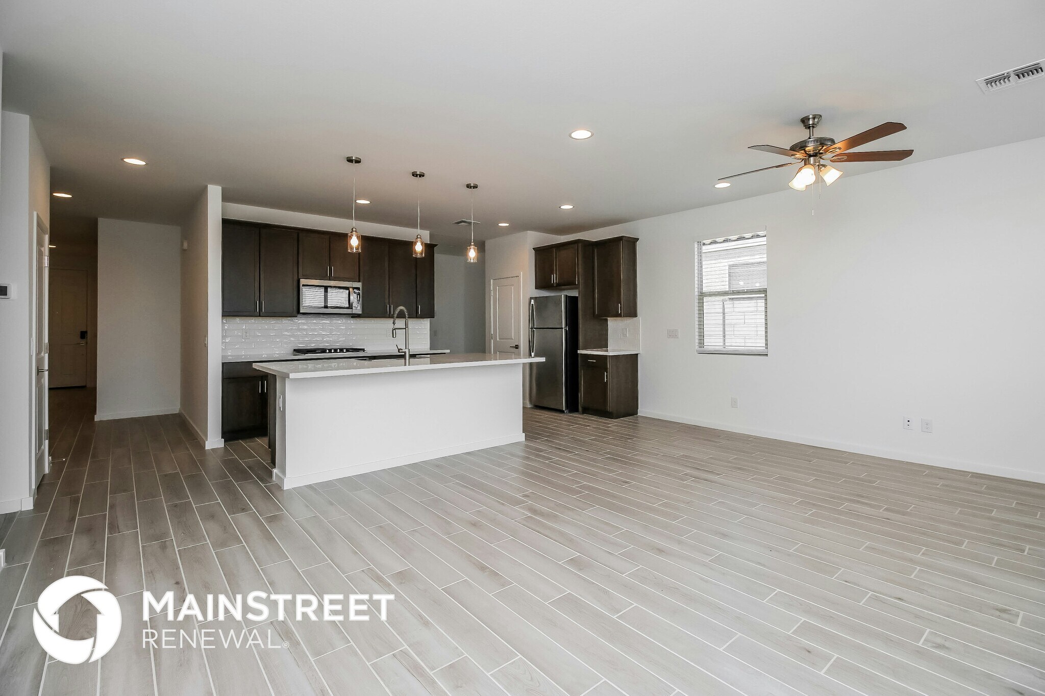 Building Photo - 4576 Stonecrop Dr