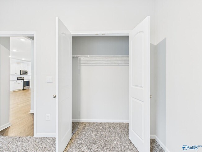 Building Photo - 157 High Leaf Dr