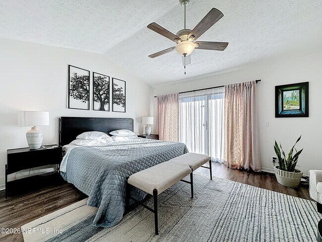 Building Photo - 2009 Seminole Rd