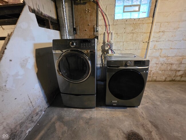 Building Photo - 834 Lasalle St