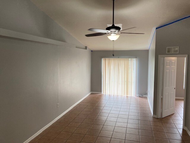 Building Photo - 1417 SE 1st St