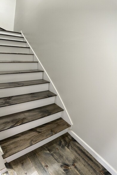 Stairs - 455 Sandy Oak Drive