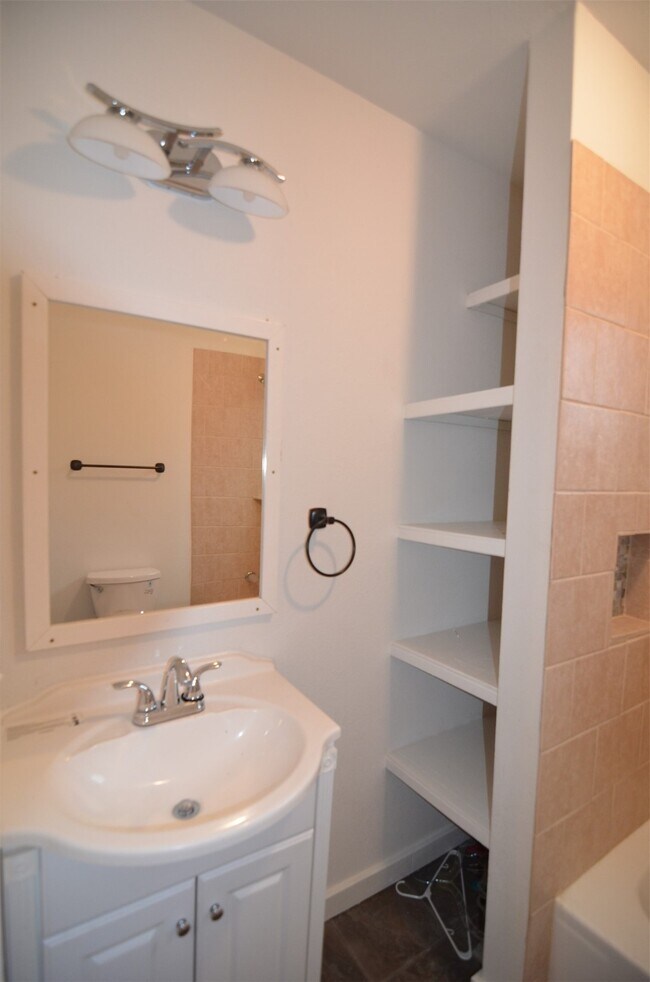 Building Photo - 2123 Marion St