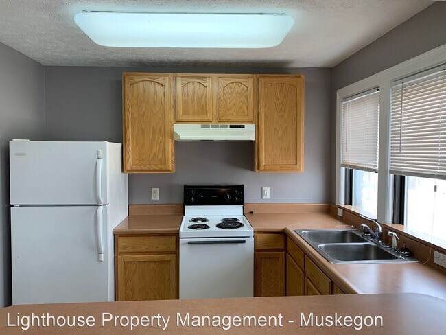 Building Photo - 1115 3rd St
