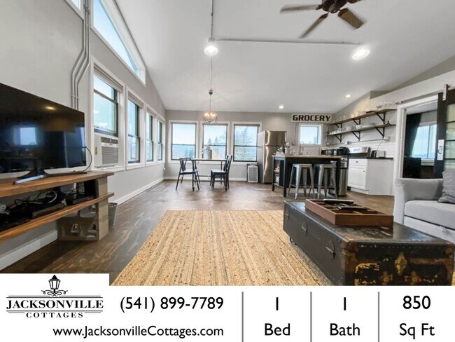 Building Photo - Portland Loft: Fully Furnished Loft Living with views of the golf course $300 Utility Fee