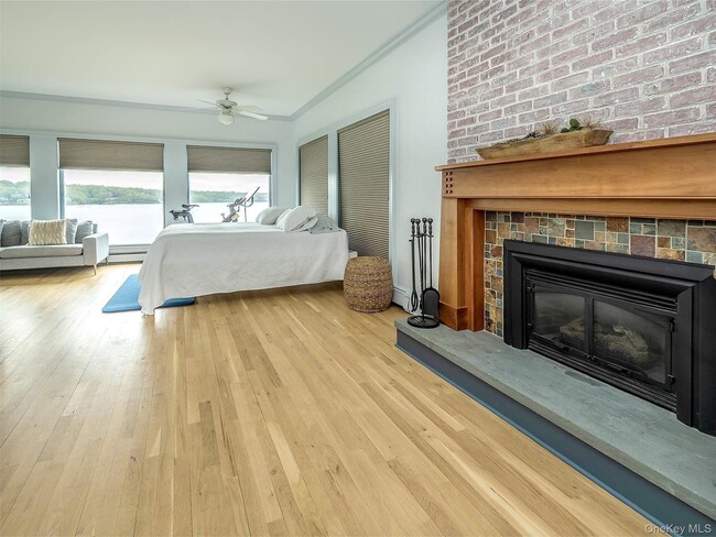 Building Photo - 24 Bay Ave