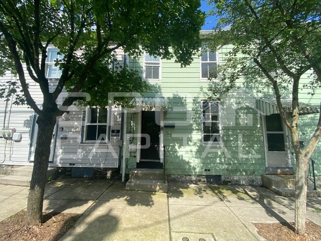 Primary Photo - 227 S Washington St