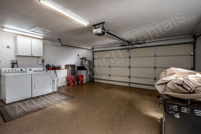 Building Photo - FURNISHED POOL HOME FOR APRIL