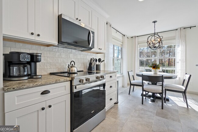 Building Photo - 17 N Wesley Ridge