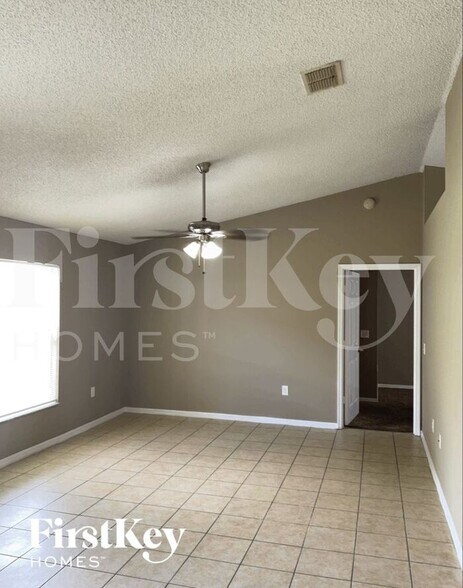 Building Photo - 7446 Groveoak Dr