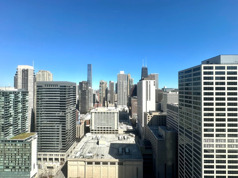 Building Photo - 405 N Wabash Ave