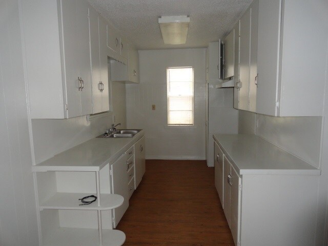 Building Photo - 301 N C St