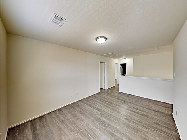 Building Photo - 12402 Grossmount Dr