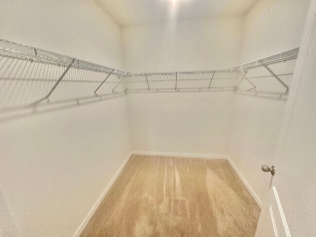 Building Photo - Deltona - 3 Bedroom, 2 Bathroom - $1,895.00