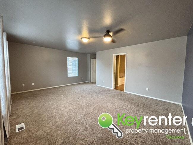 Building Photo - Spacious 4-Bedroom, 2.5 Bath Dupont Rental...