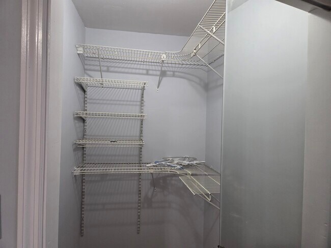 Building Photo - 27 Jewett Ave