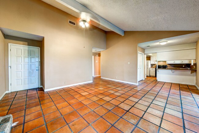 Building Photo - 1430 Redbud Cove