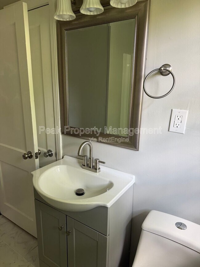 Building Photo - 9014 Weldon Dr