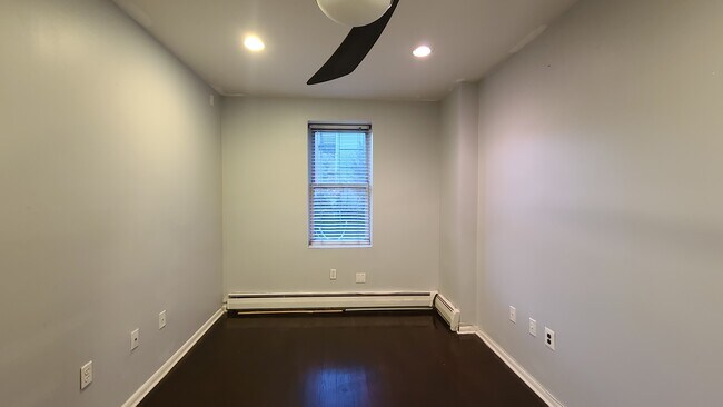 Building Photo - 2019 Palisade Ave