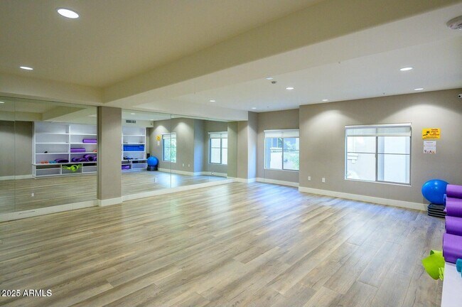 Building Photo - 5450 E Deer Valley Dr