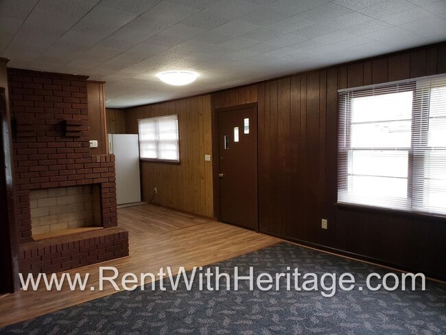 Building Photo - GRANDPA'S BUNGELOW/ CHARMING RANCH HOME/ T...