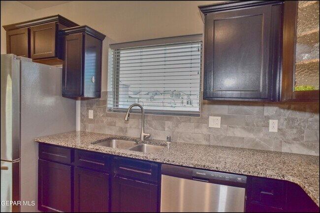 Building Photo - 6980 White Mesquite Wy