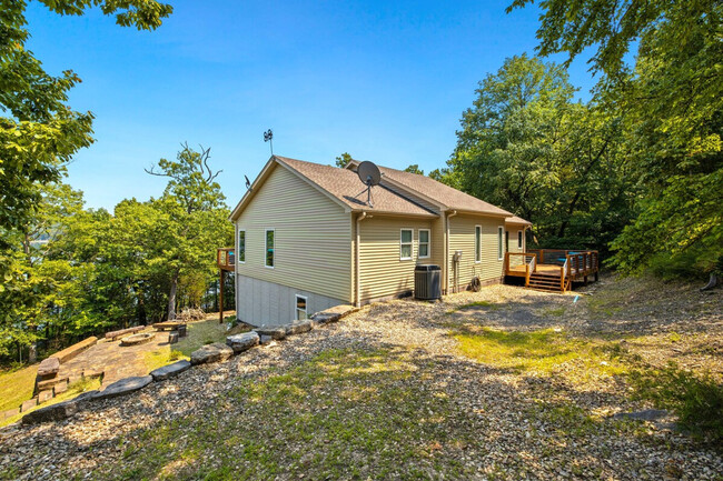 Building Photo - 10400 Cedar Rock Rd